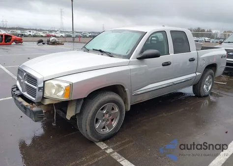 2005 Dodge Dakota Laramie z USA, uszkodzony, nr VIN 1D7HW58N95S228028